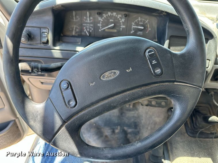 image for item KX9028 1997 Ford F350  applicator truck