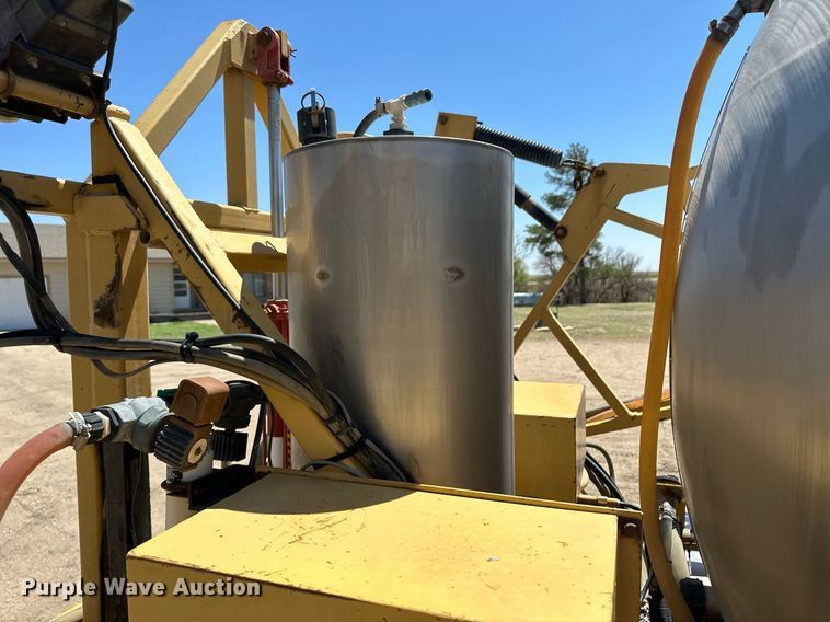 image for item KX9028 1997 Ford F350  applicator truck