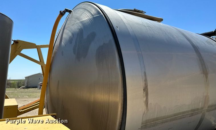 image for item KX9028 1997 Ford F350  applicator truck