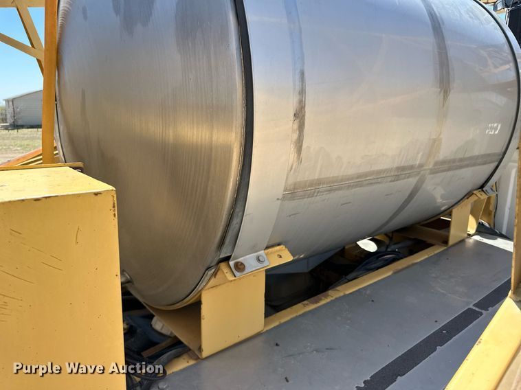 image for item KX9028 1997 Ford F350  applicator truck