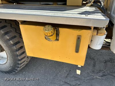 image for item KX9028 1997 Ford F350  applicator truck