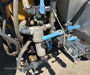 image for item KX9028 1997 Ford F350  applicator truck