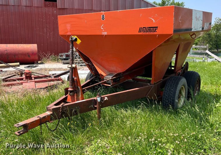image for item LA9980 Willmar 500  spreader