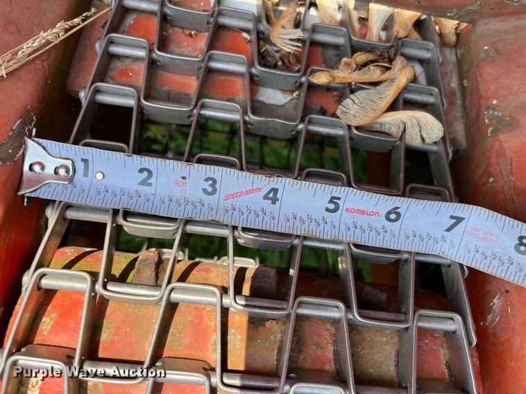 image for item LA9980 Willmar 500  spreader