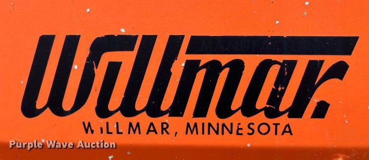 image for item LA9980 Willmar 500  spreader