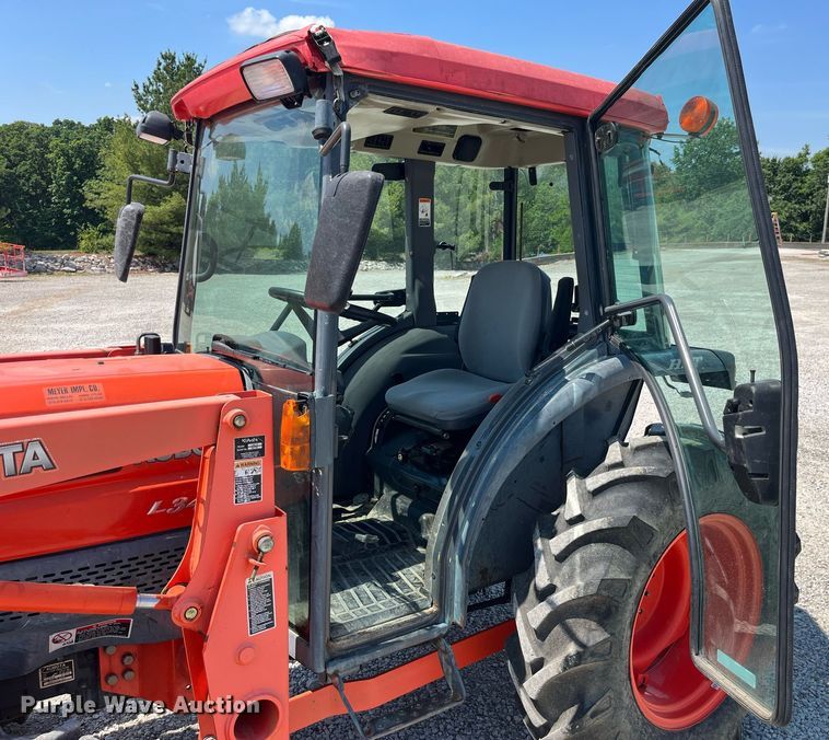 image for item LA9993 Kubota L3430D  MFWD tractor