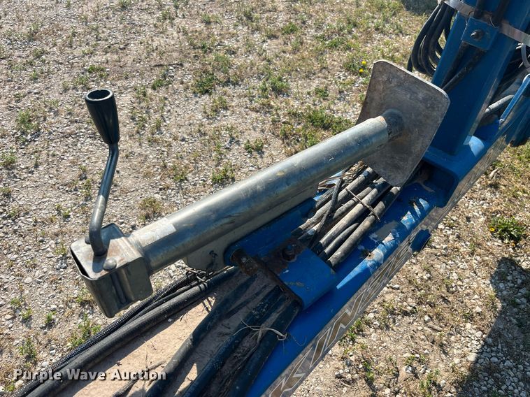 image for item LB9000 Kinze 2600  no-till planter