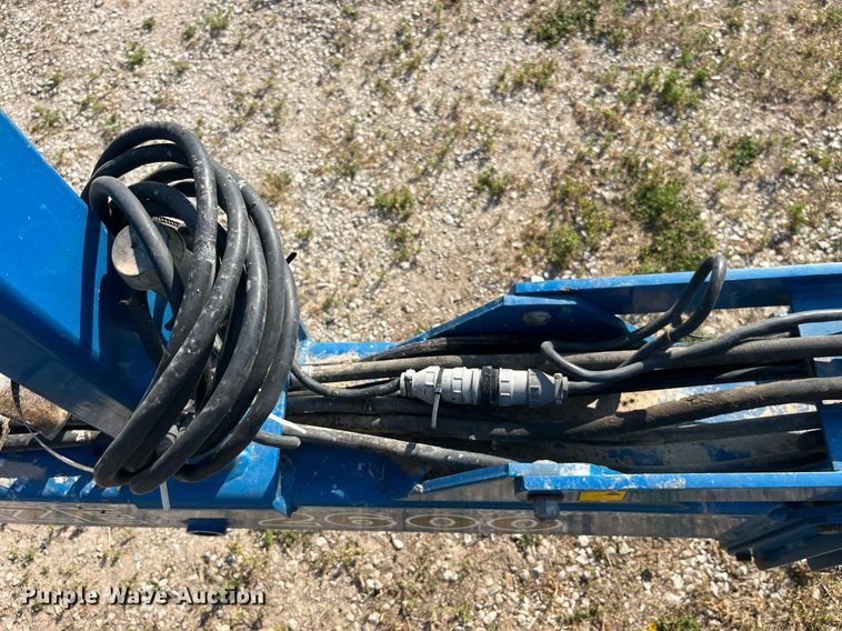 image for item LB9000 Kinze 2600  no-till planter