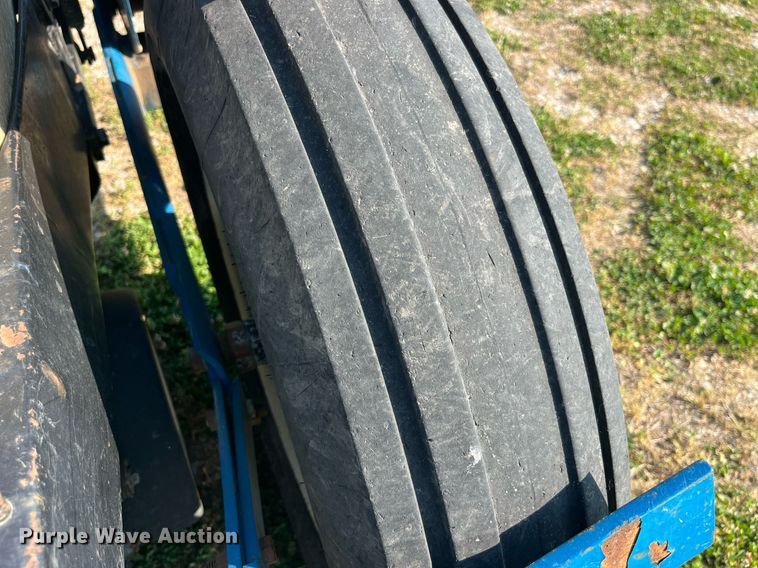 image for item LB9000 Kinze 2600  no-till planter