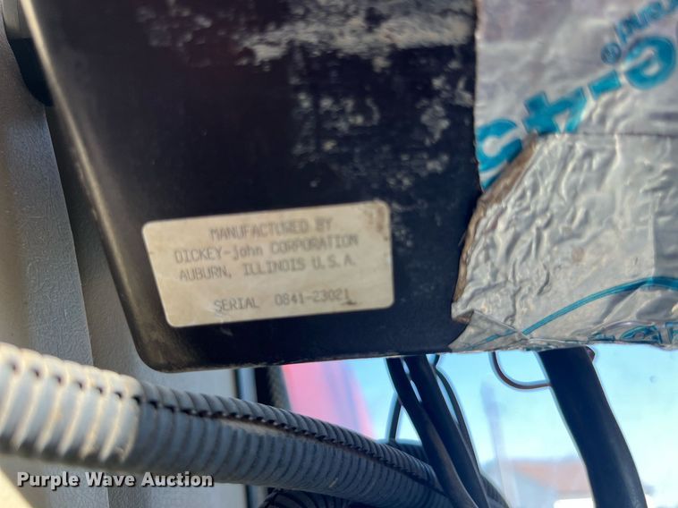 image for item LB9000 Kinze 2600  no-till planter