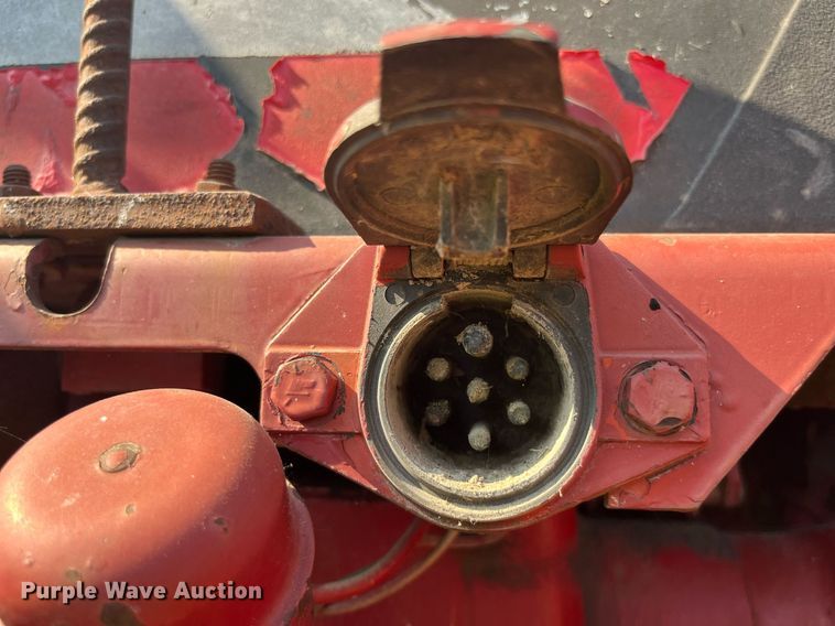 image for item LB9001 1981 International 1086  tractor