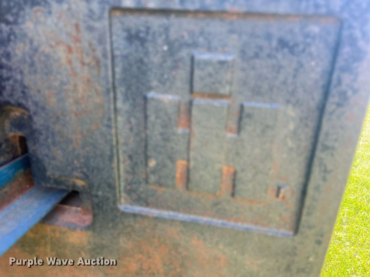 image for item LB9001 1981 International 1086  tractor