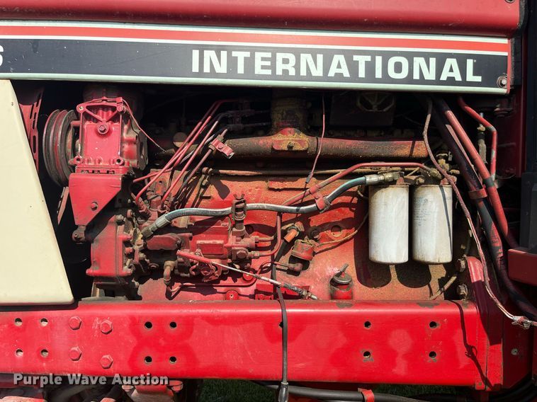image for item LB9001 1981 International 1086  tractor