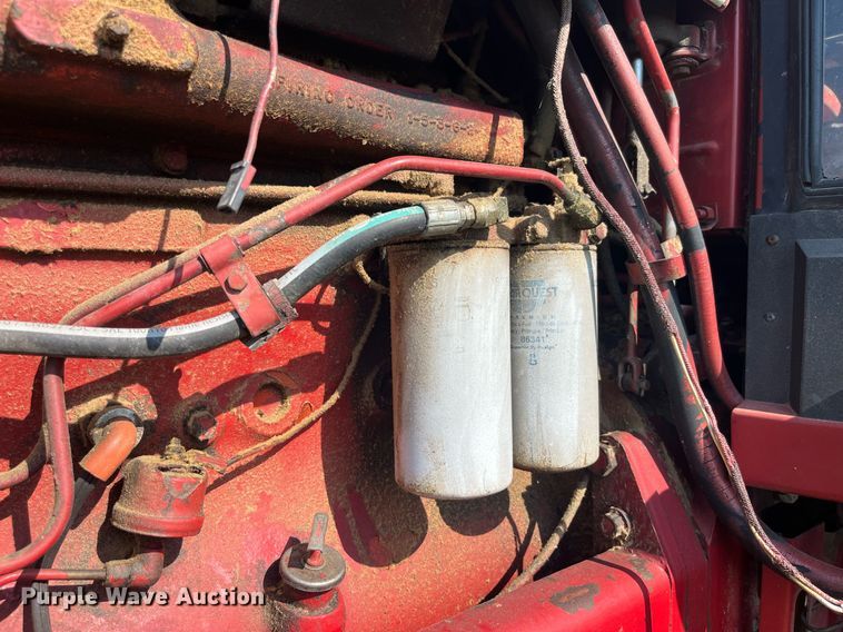 image for item LB9001 1981 International 1086  tractor