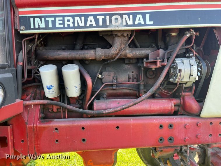 image for item LB9001 1981 International 1086  tractor
