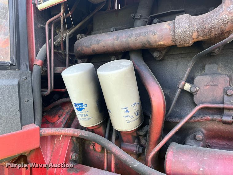 image for item LB9001 1981 International 1086  tractor