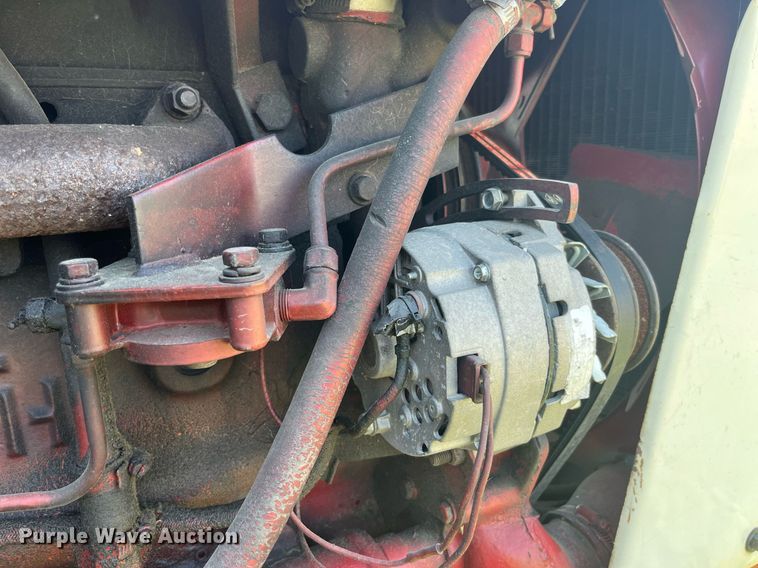 image for item LB9001 1981 International 1086  tractor