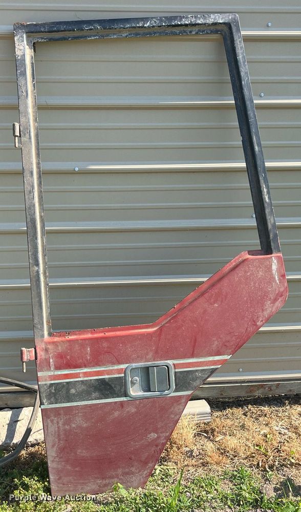 image for item LB9001 1981 International 1086  tractor