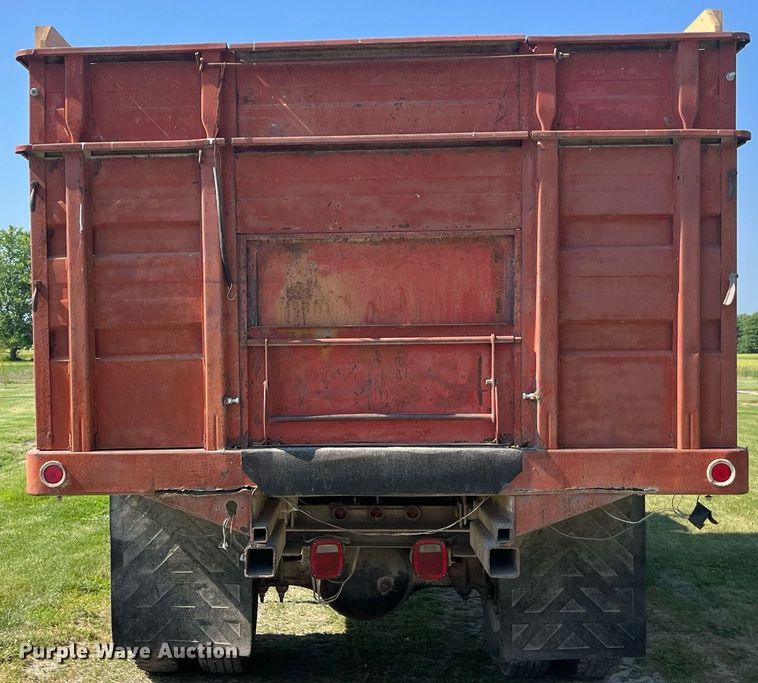 image for item LB9002 1980 GMC Sierra 6000  grain truck