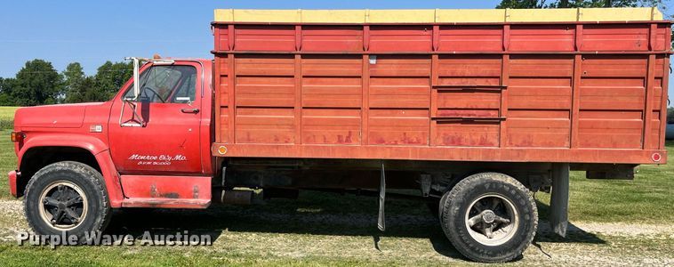 image for item LB9002 1980 GMC Sierra 6000  grain truck