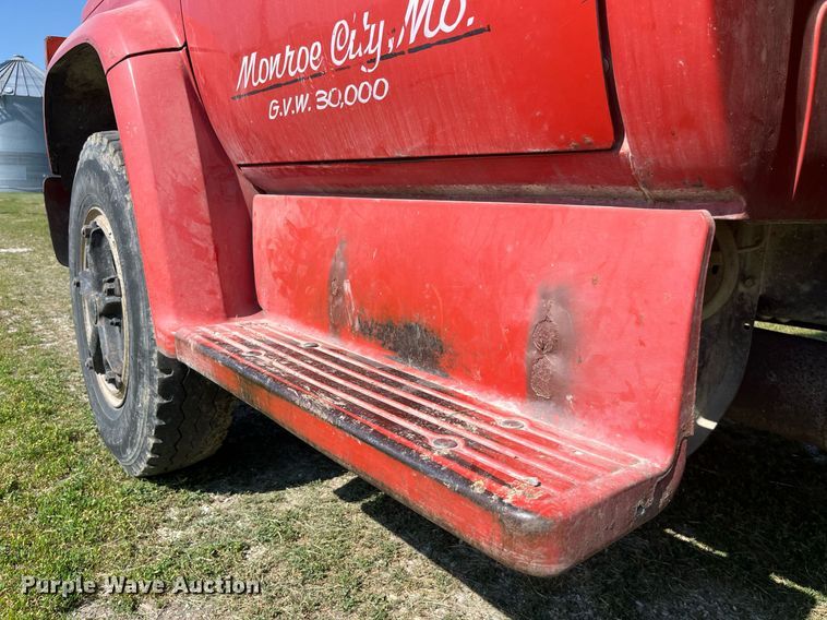 image for item LB9002 1980 GMC Sierra 6000  grain truck