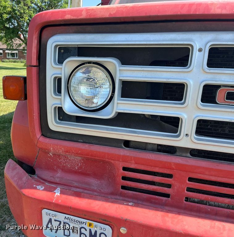 image for item LB9002 1980 GMC Sierra 6000  grain truck
