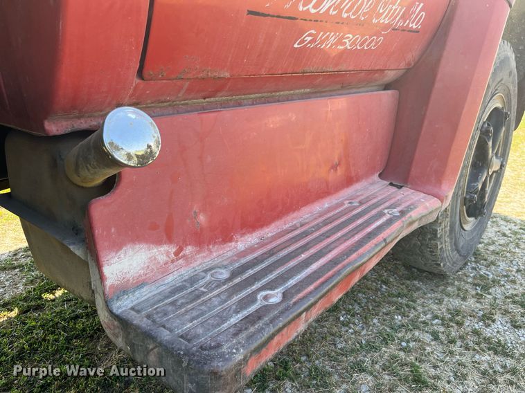 image for item LB9002 1980 GMC Sierra 6000  grain truck