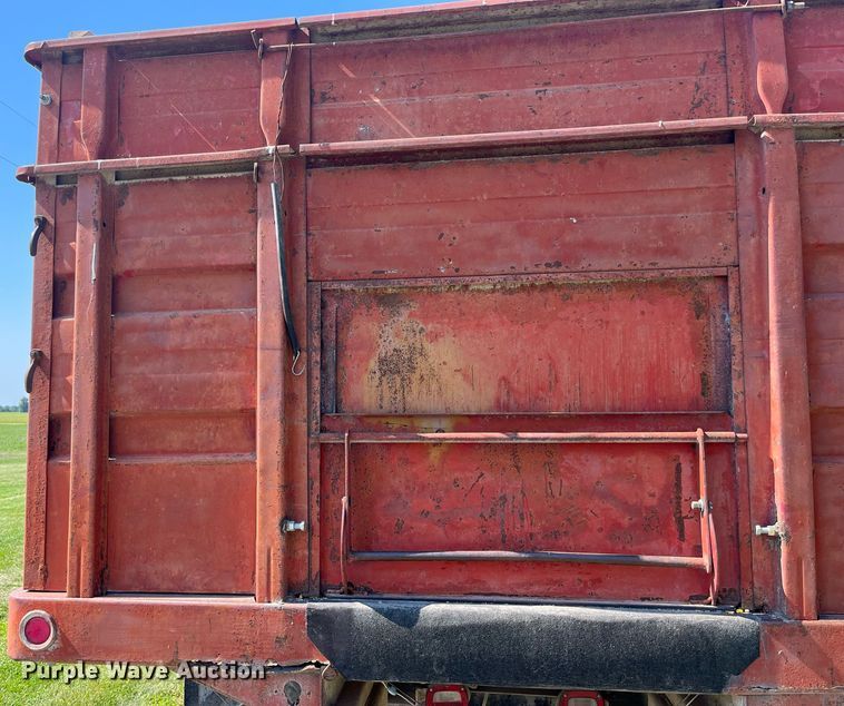 image for item LB9002 1980 GMC Sierra 6000  grain truck