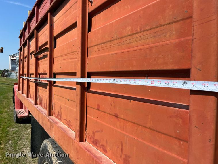 image for item LB9002 1980 GMC Sierra 6000  grain truck