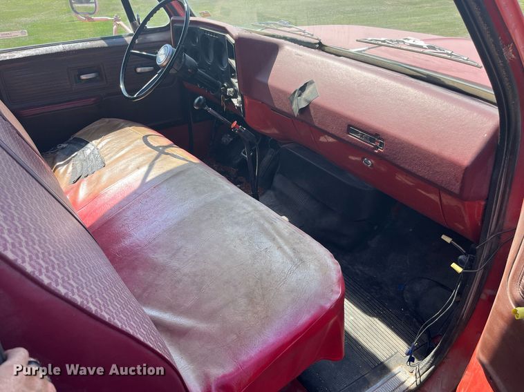 image for item LB9002 1980 GMC Sierra 6000  grain truck