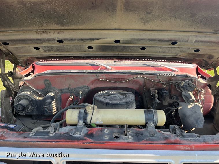 image for item LB9002 1980 GMC Sierra 6000  grain truck