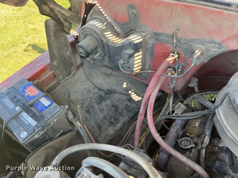 image for item LB9002 1980 GMC Sierra 6000  grain truck