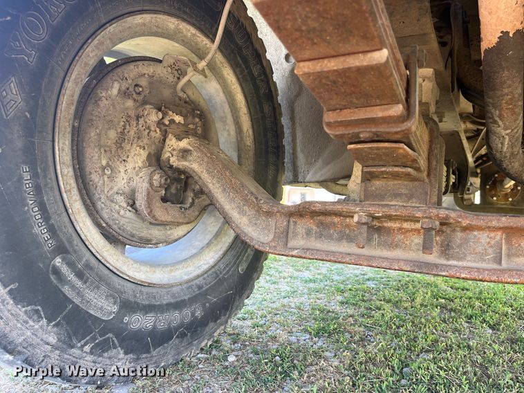 image for item LB9002 1980 GMC Sierra 6000  grain truck