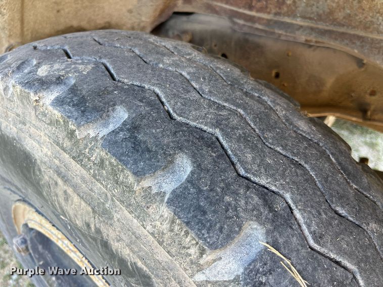 image for item LB9002 1980 GMC Sierra 6000  grain truck