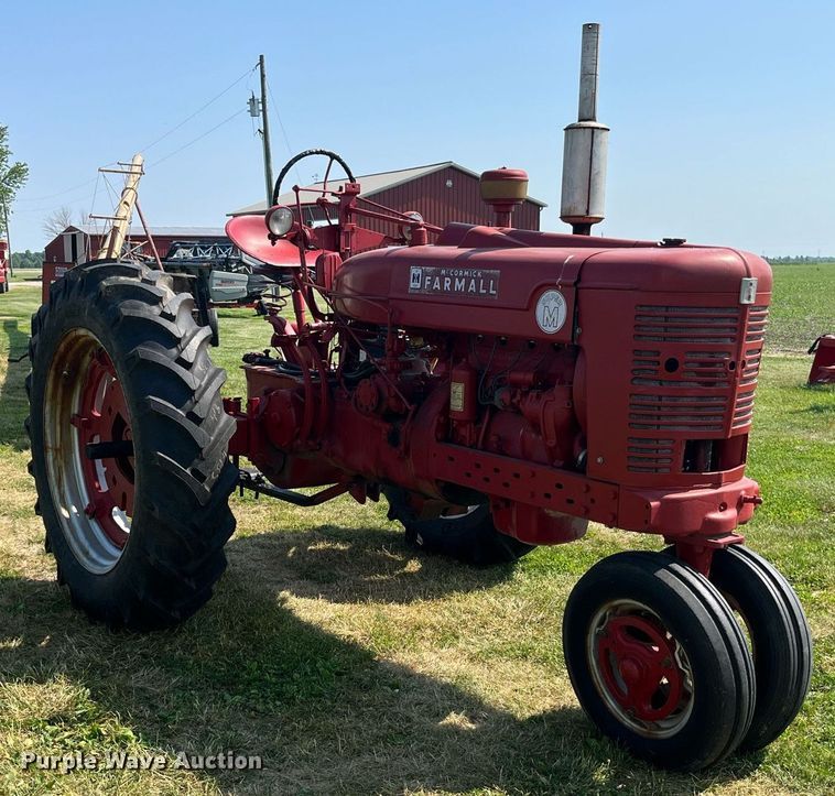 image for item LB9004 Mccormick Farmall Super M  tractor