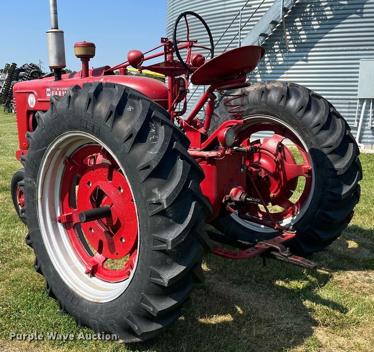 image for item LB9004 Mccormick Farmall Super M  tractor