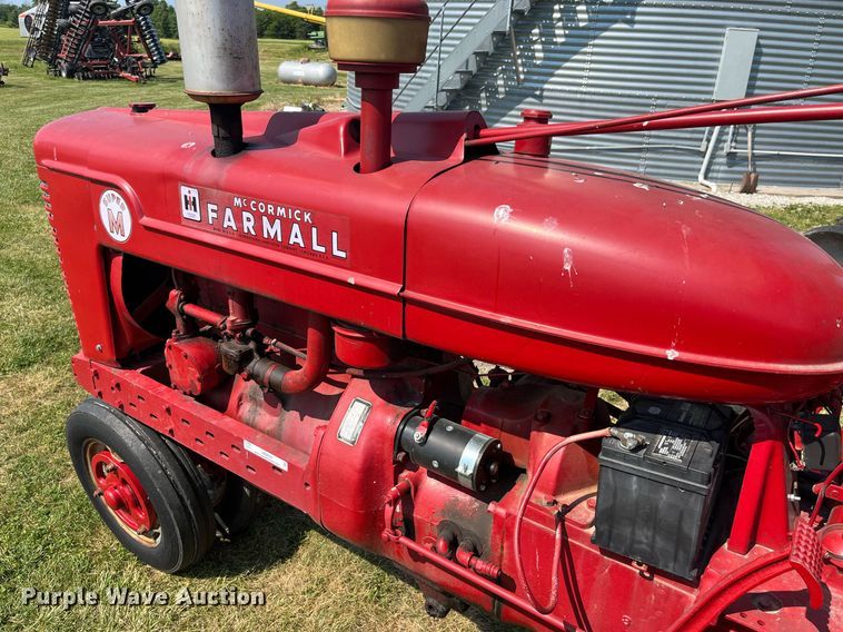 image for item LB9004 Mccormick Farmall Super M  tractor