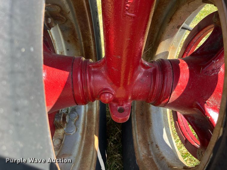 image for item LB9004 Mccormick Farmall Super M  tractor