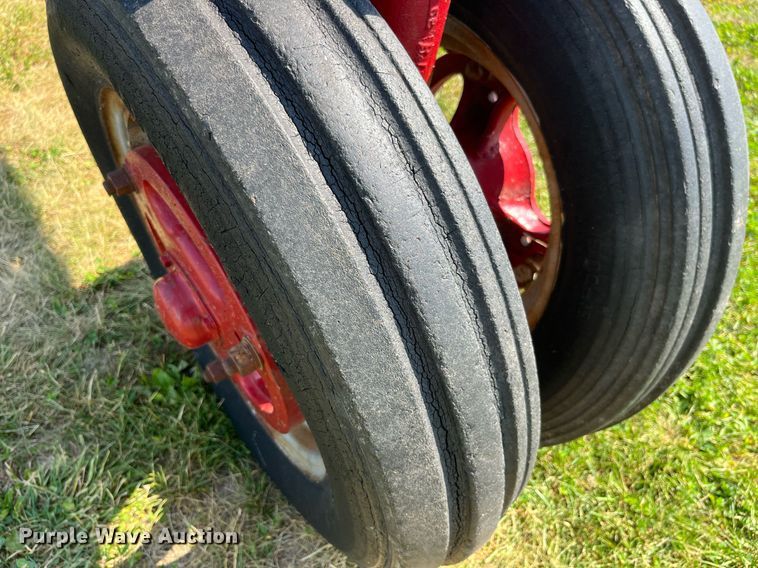 image for item LB9004 Mccormick Farmall Super M  tractor