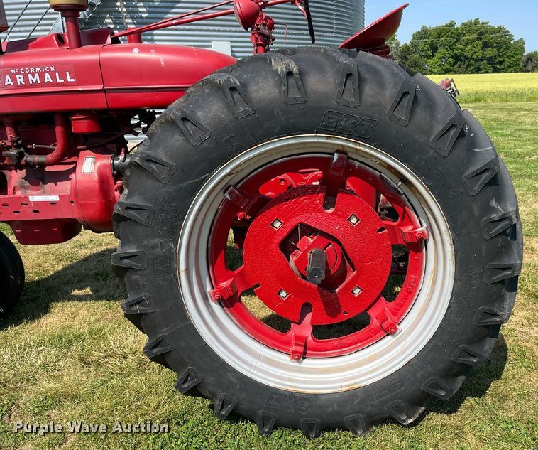 image for item LB9004 Mccormick Farmall Super M  tractor