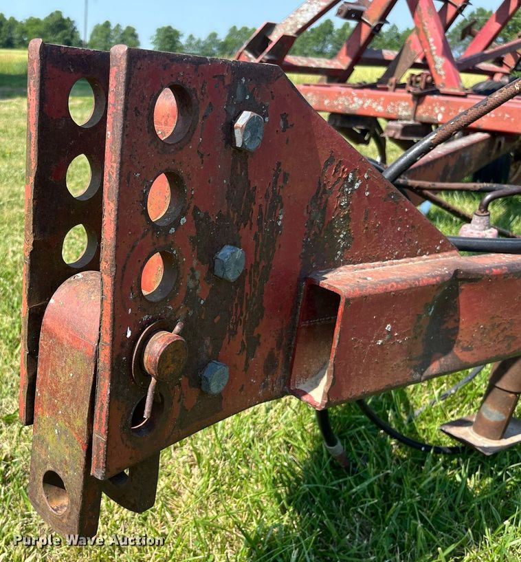 image for item LB9005 International  field cultivator