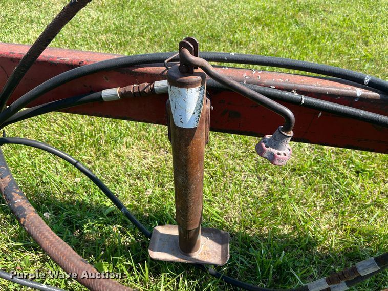 image for item LB9005 International  field cultivator