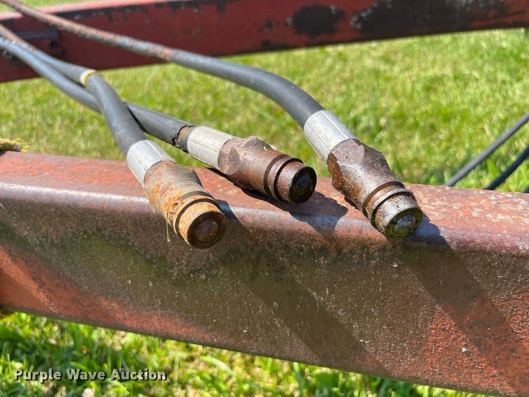 image for item LB9005 International  field cultivator