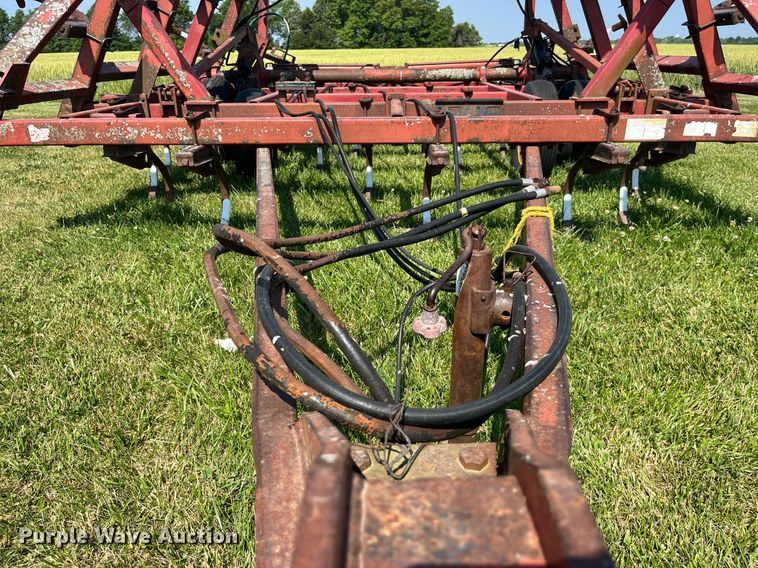 image for item LB9005 International  field cultivator