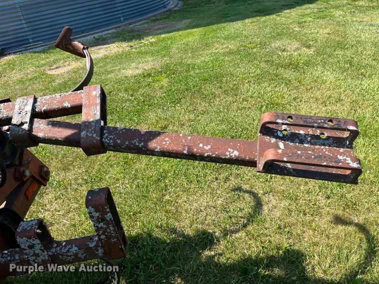 image for item LB9005 International  field cultivator