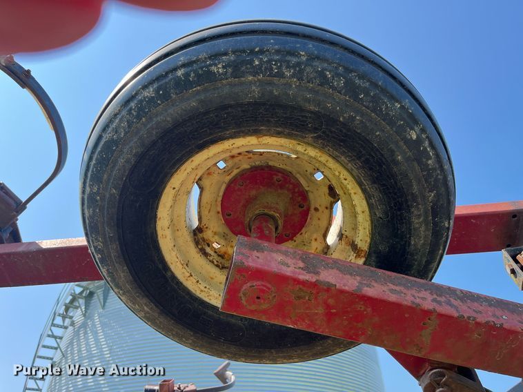 image for item LB9005 International  field cultivator