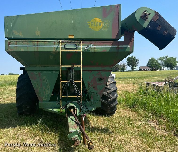 image for item LB9009 E-Z Trail Flow E-Z  grain cart