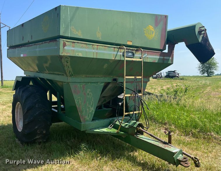 image for item LB9009 E-Z Trail Flow E-Z  grain cart