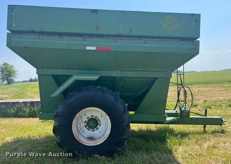 image for item LB9009 E-Z Trail Flow E-Z  grain cart