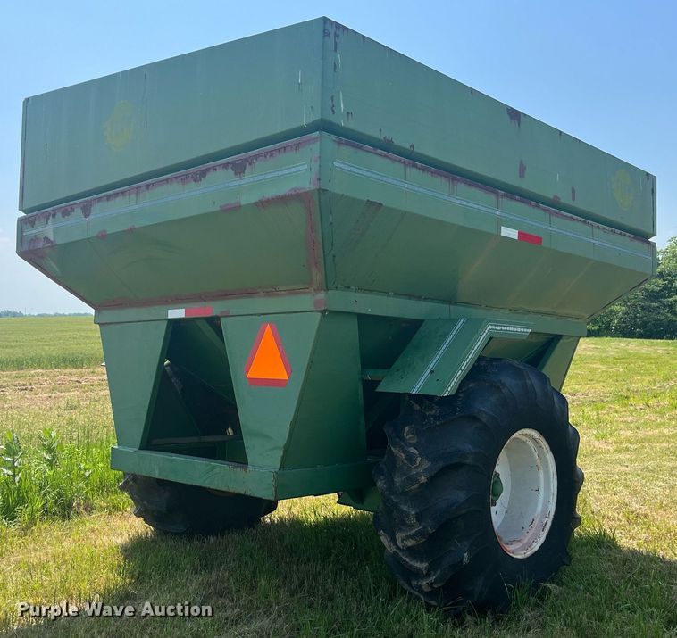 image for item LB9009 E-Z Trail Flow E-Z  grain cart